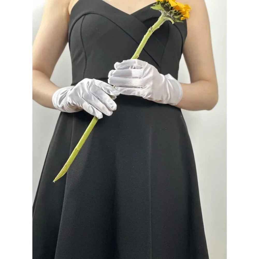 Women's Evening White Short Satin Lace Gloves Gothic Choker Necklace design